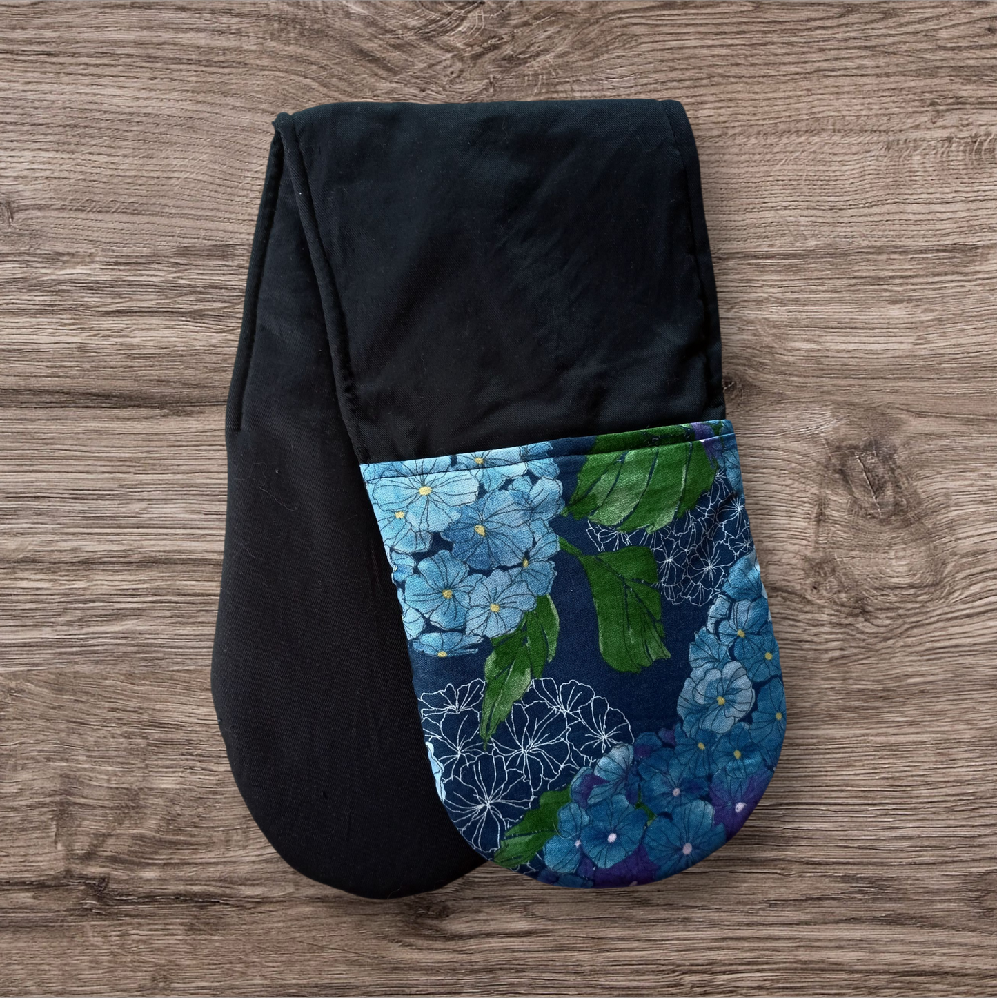 Double ended oven mitts