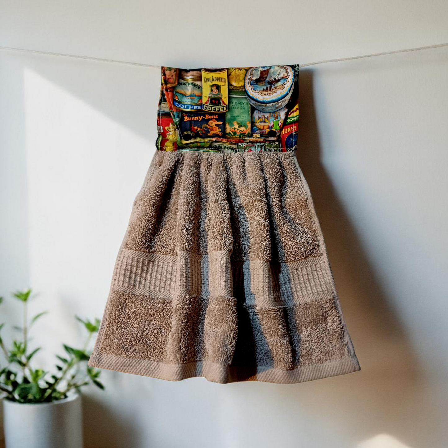 Hanging handtowel