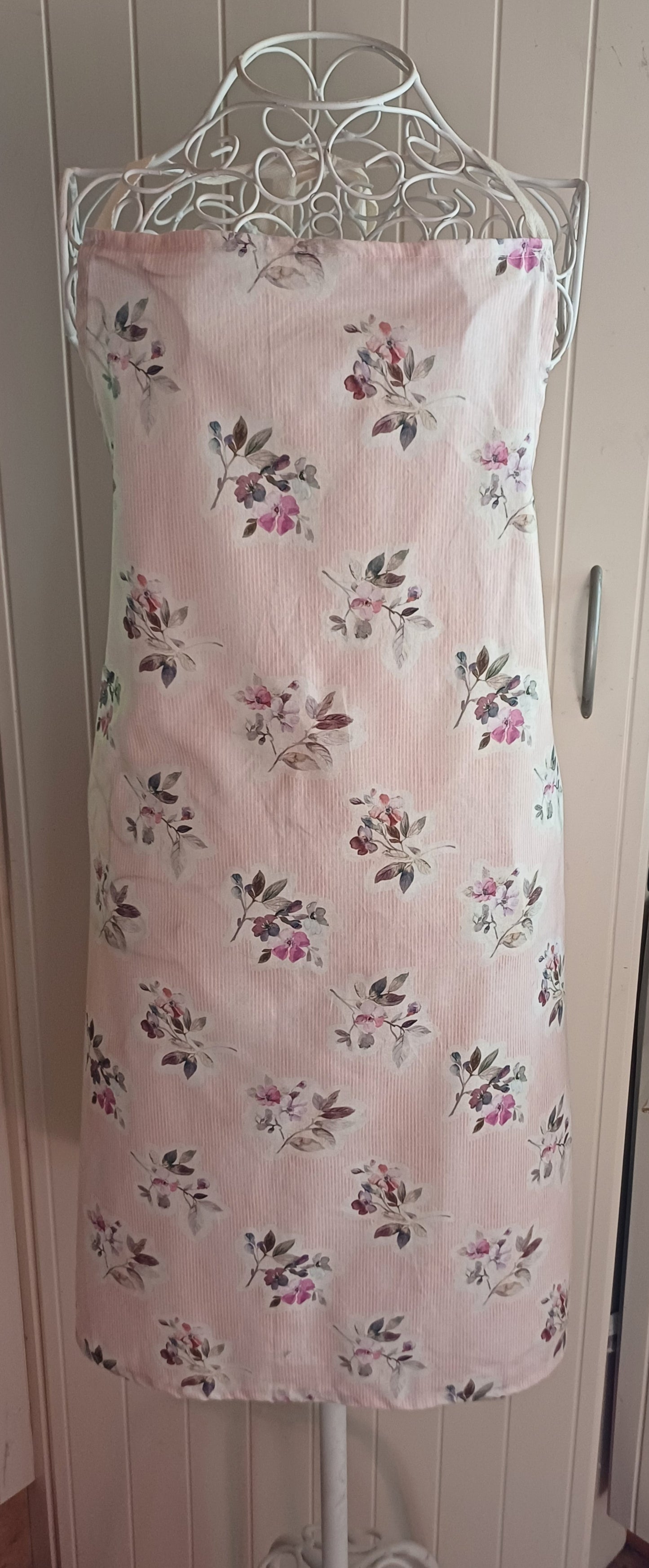 Adults aprons