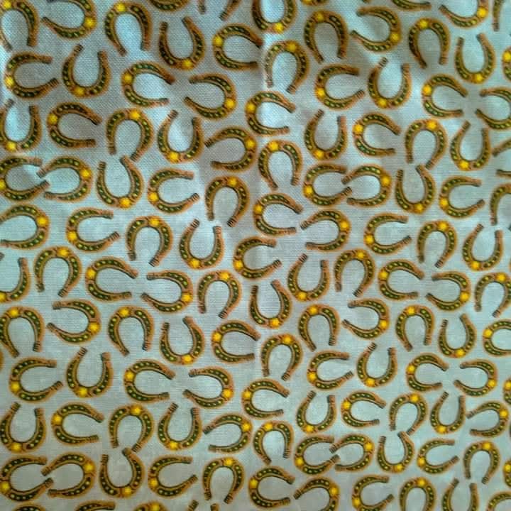 Hanging handtowel