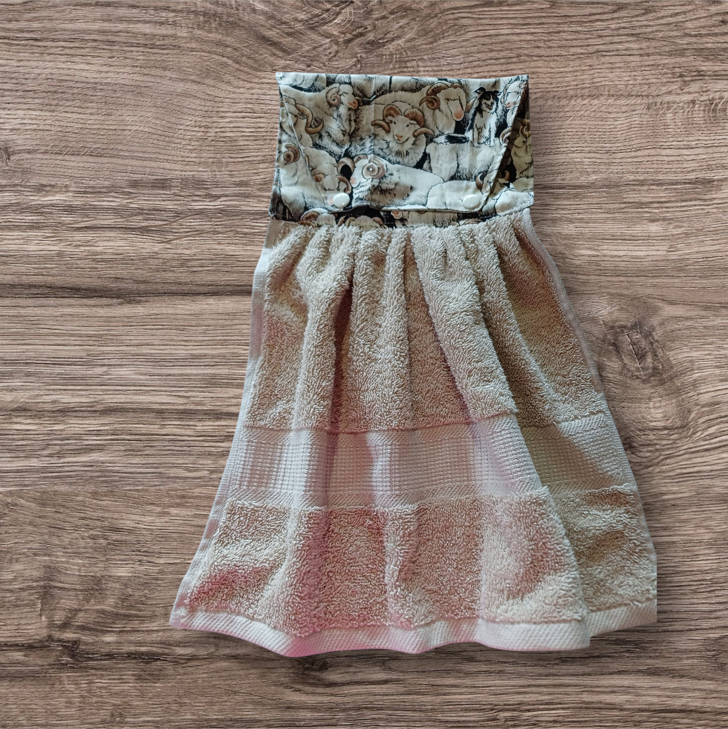 Hanging handtowel